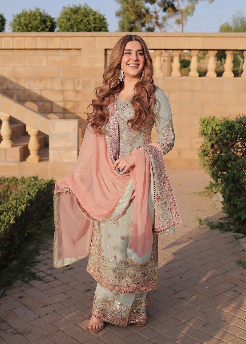 Kubra Khan - Lila Shirt, Trouser and Dupatta - Image 2