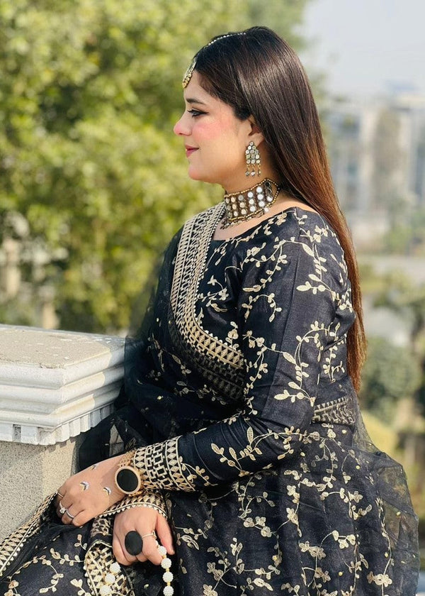 Luxury Black Top, Lehenga and Dupatta - Image 4