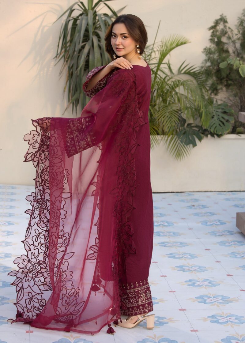Hania Aamir - Redish Shirt, Trouser with Dupatta - Image 5