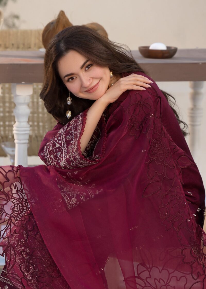 Hania Aamir - Redish Shirt, Trouser with Dupatta - Image 6