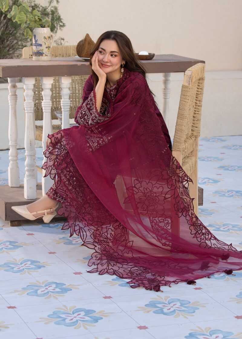 Hania Aamir - Redish Shirt, Trouser with Dupatta - Image 2